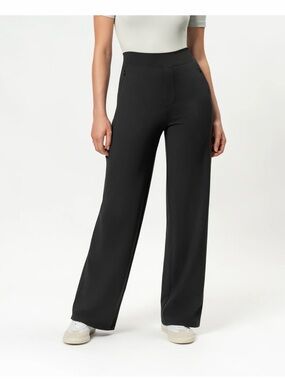 Wide-Leg High-Rise Pants in Navy